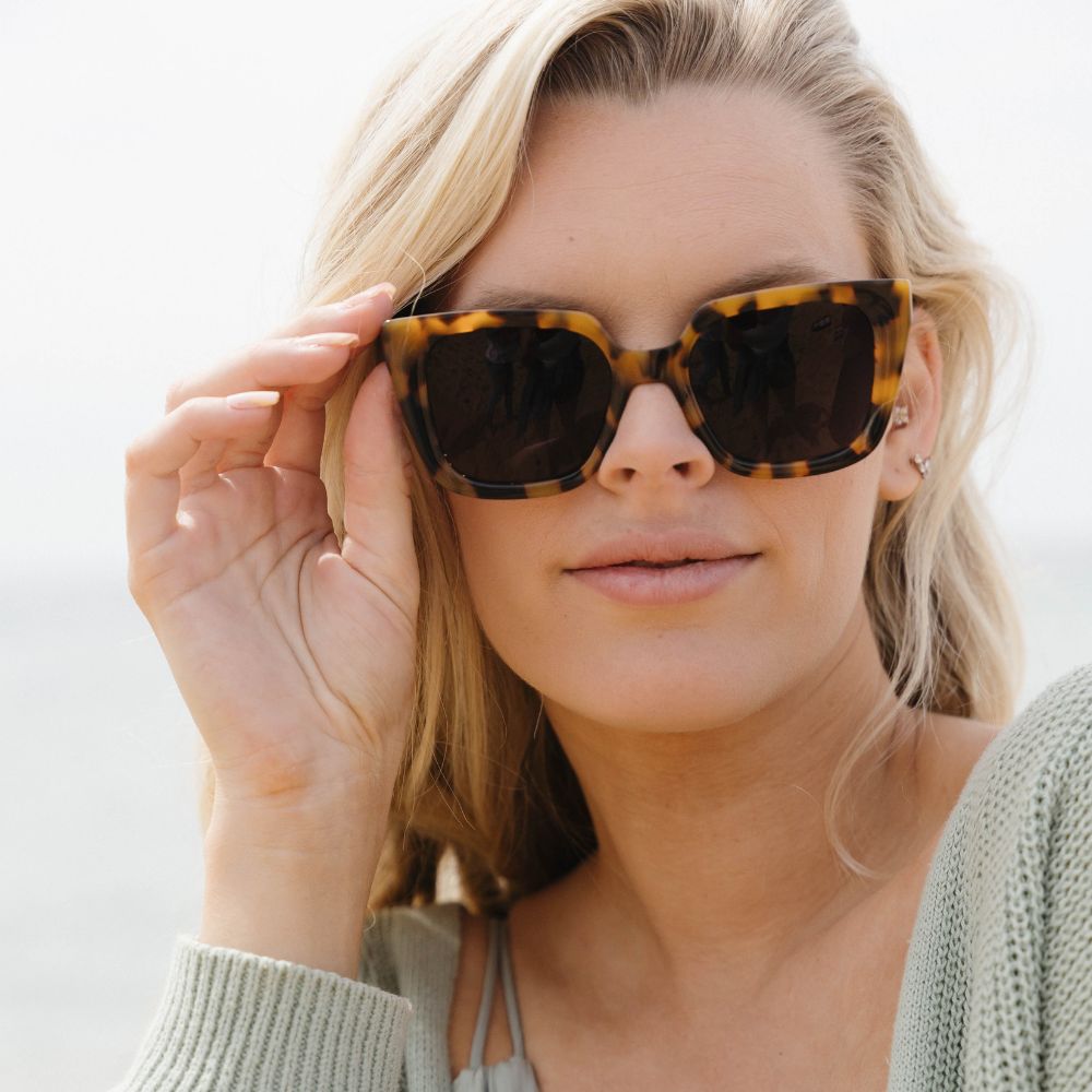 ** NEW** SOLUNA MOCHA TORT l Sunglasses l  Brown Polarised Lens l Walnut Maple Arm