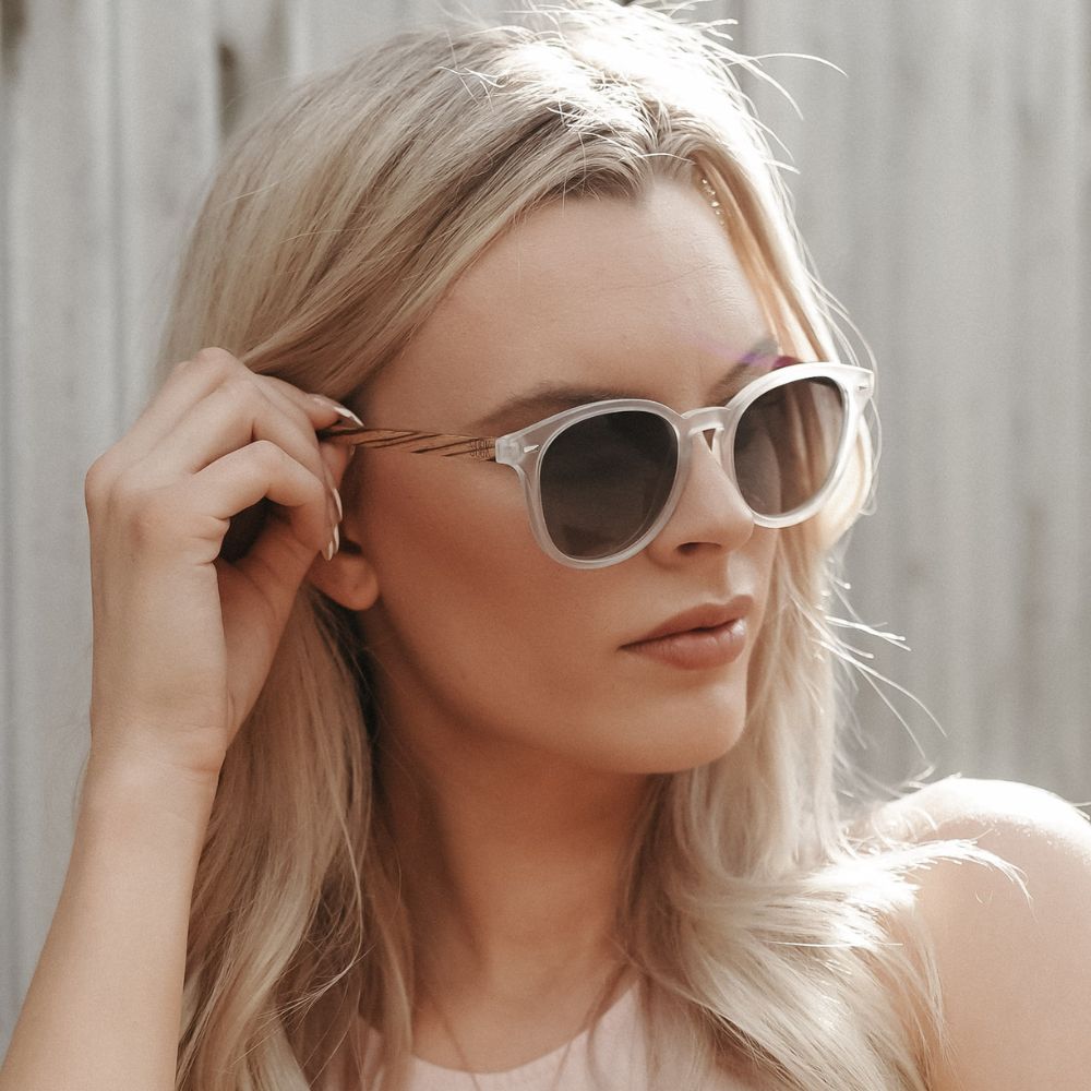 TAINE FROST Khaki Lens l Walnut Arms - SOEK NEW ZEALAND